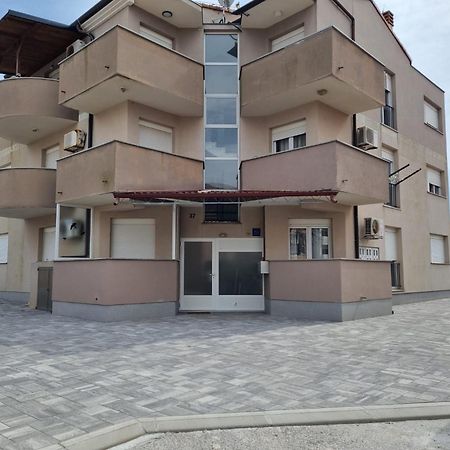 Apartman Nada *** Medulin Exteriör bild